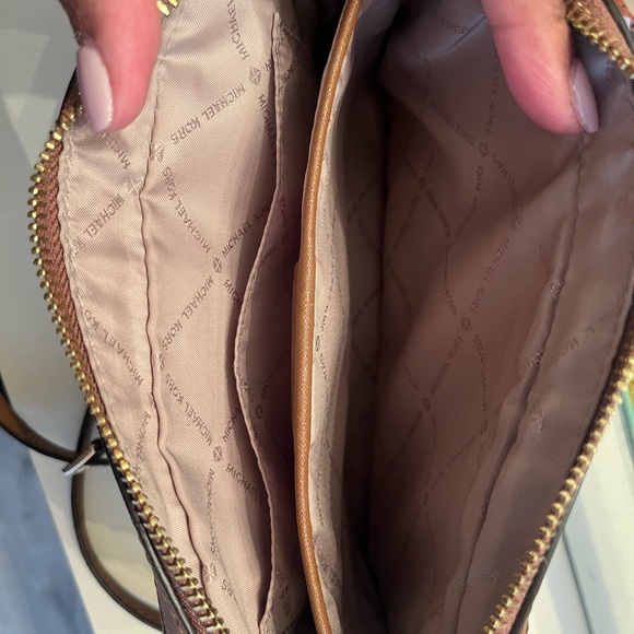 Michael Kors Handbag - Picture 2 of 5